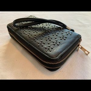 Wristlet wallet